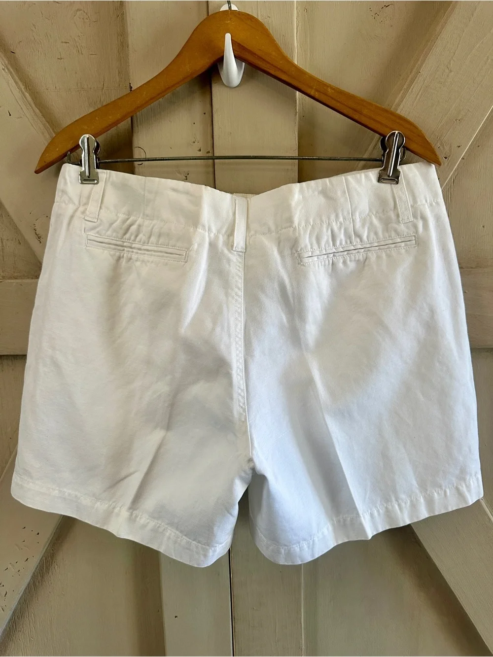 GAP Khakis White Linen Blend Shorts Women’s Size 10 Classic Flat Front Summer